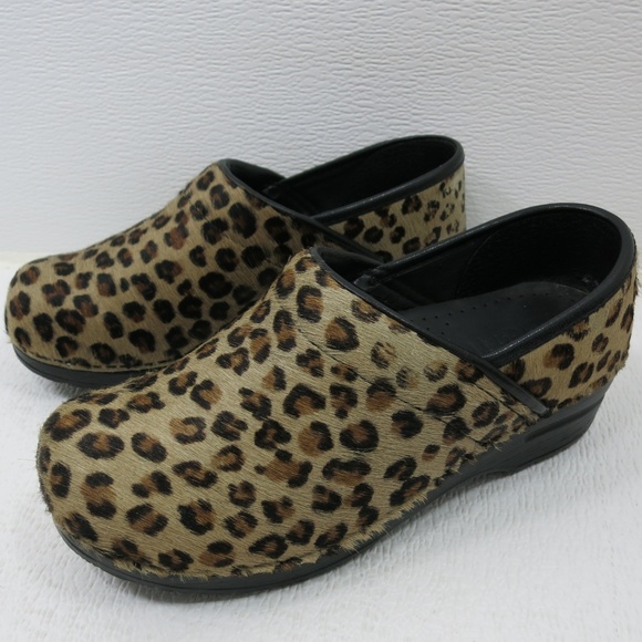 sanita leopard clogs